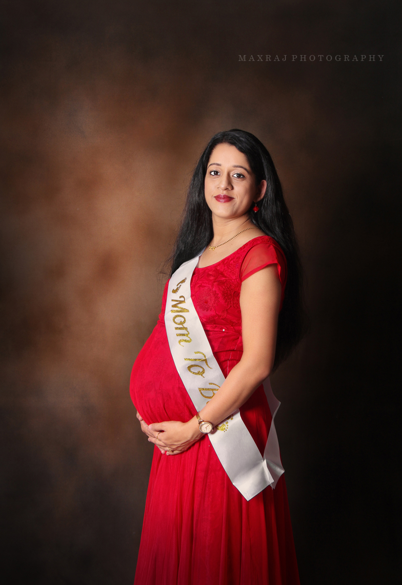 indoor maternity photoshoot in pune, maternity photographer in pune