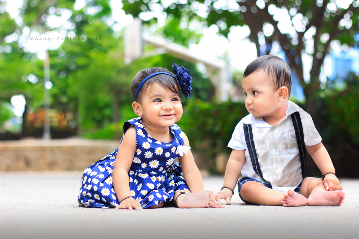 baby photographer in pune, baby photoshoot in pune, twin baby photography in pune