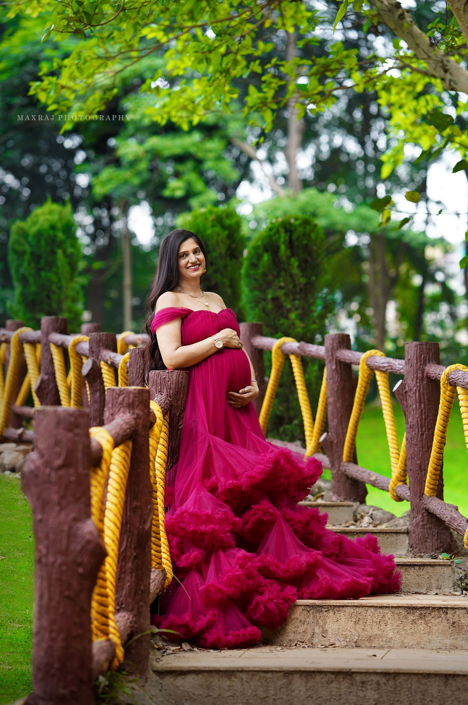 maternity photographer in pune, maternity photoshoot poses, maternity photoshoot ideas, maternity photoshoot in red dress