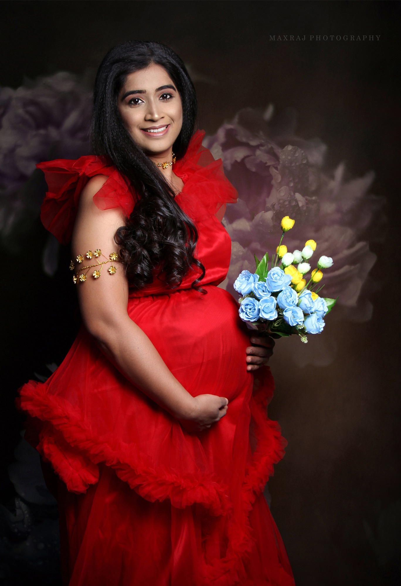 best indoor maternity photographer in pune, pregnancy photoshoot ideas